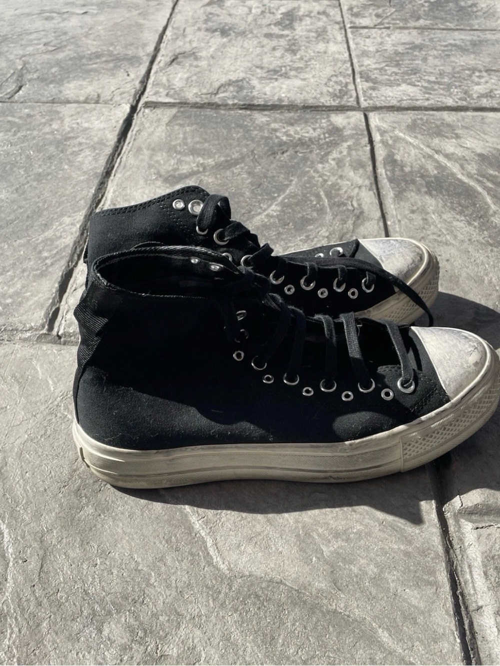 Converse - Picture 2 of 2